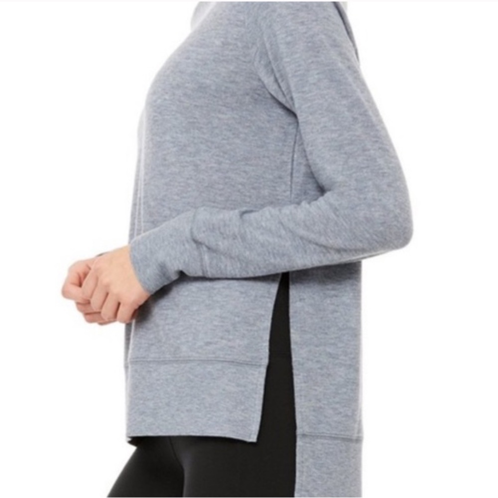 Alo yoga Glimpse long sleeve “worn look” sweatshirt S